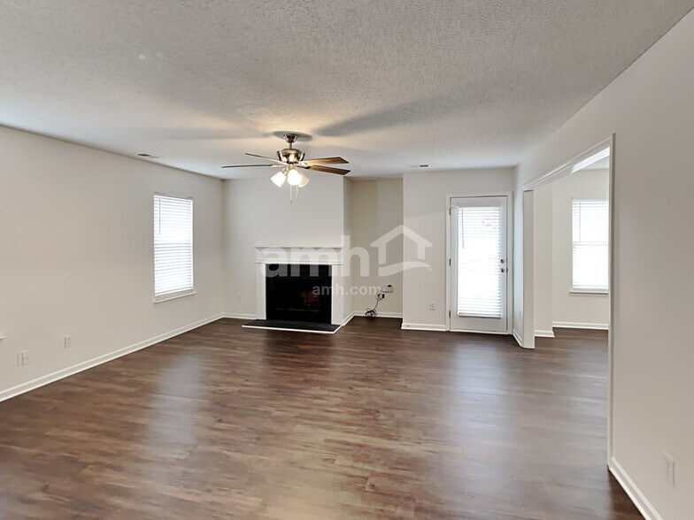 Building Photo - 10220 Seedling Ln