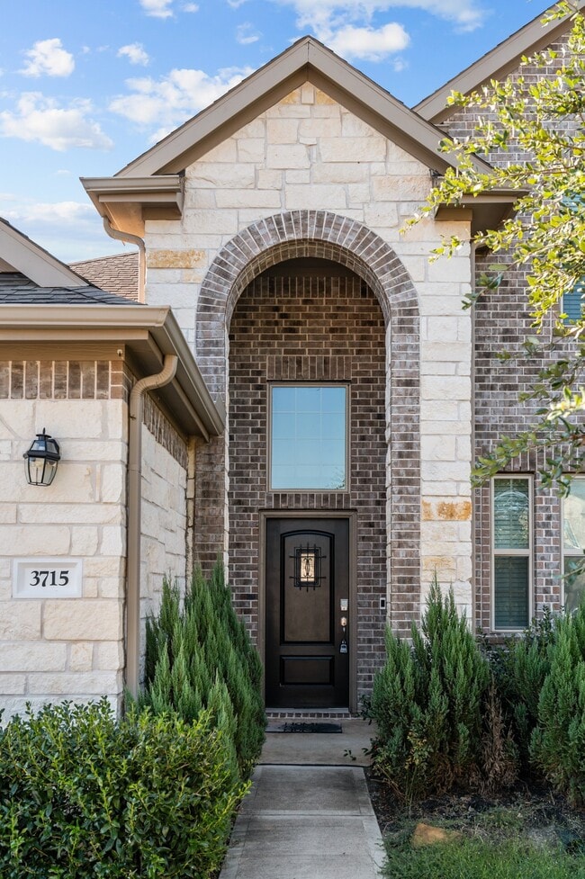 Building Photo - 3715 White Gardenia Ln