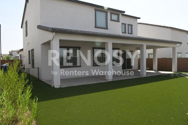 Building Photo - Almost New 4 Br+Den+Loft 3.5 Ba 3 Cg in Sienna Hills Next to Verrado in Buckeye