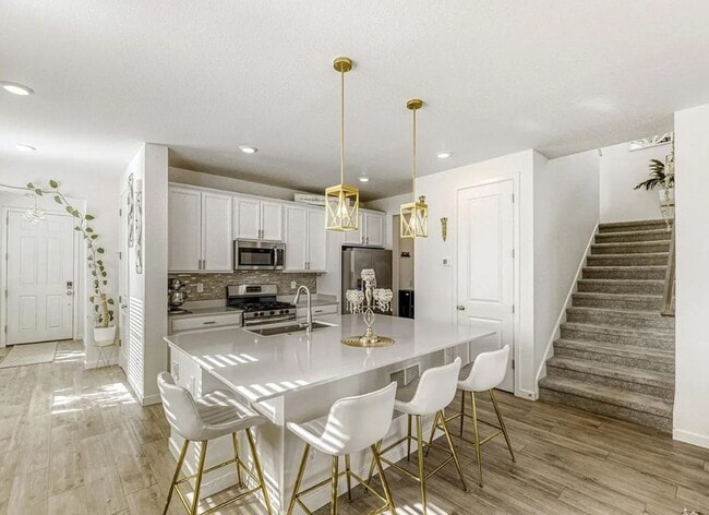 Building Photo - Luxurious CORNER LOT - 3bd 2.5 paired home in Dove Village!