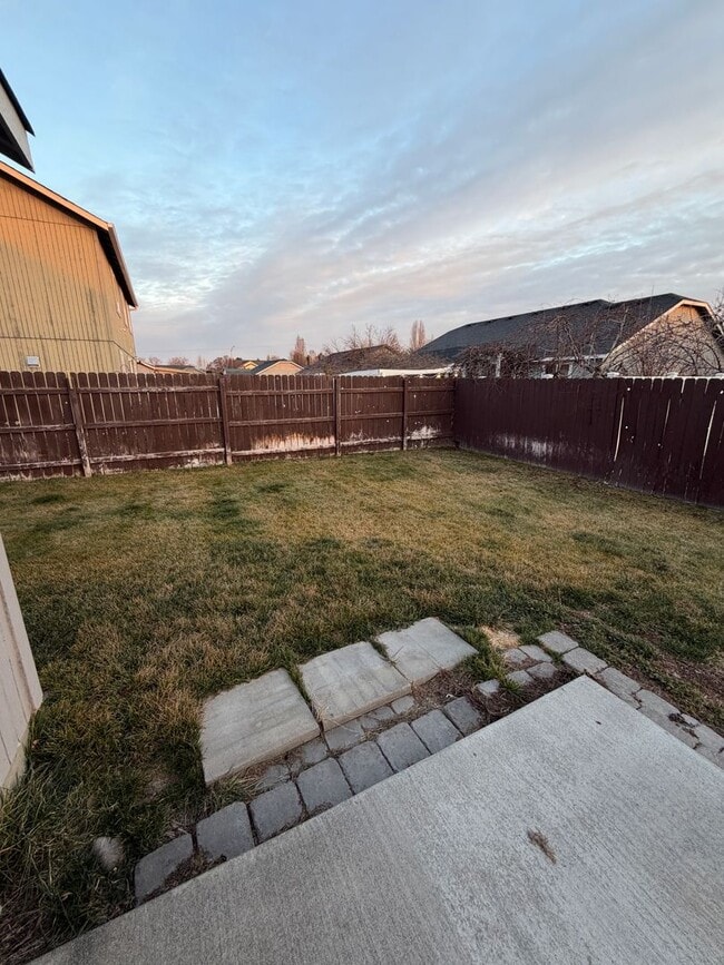Building Photo - 1636 E Truman Dr