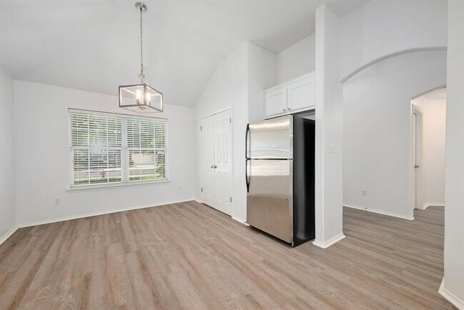 Building Photo - 2201 Portwood Bend Cove
