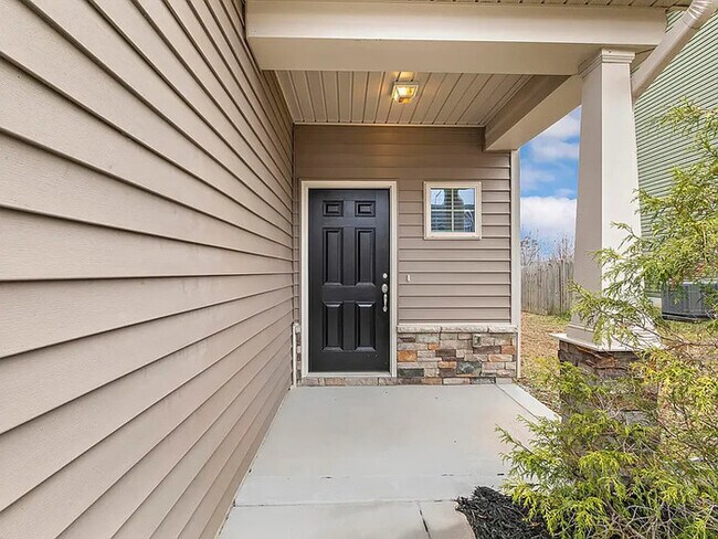 Building Photo - Earn Wealth While Leasing - Like a Homeown...