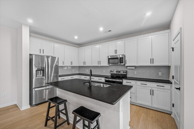 Building Photo - "Spacious 3-Bed Townhouse  with 2.5 Baths at 217 Brooks Springs Drive, Fort Mill!"