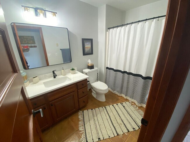 Building Photo - LONG BEACH VACATION HOME BY THE MONTH - VIEW & BEACH ACCESS