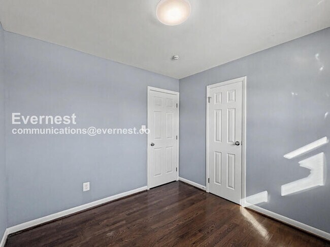 Building Photo - 8010 Carmel Dr