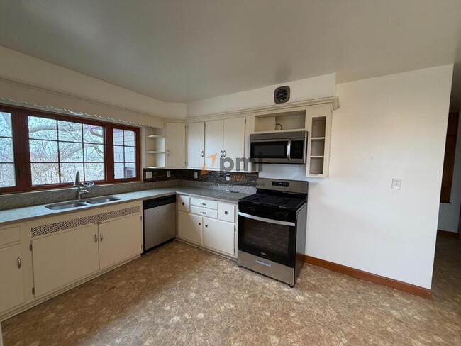 Building Photo - 13403 223rd Ave