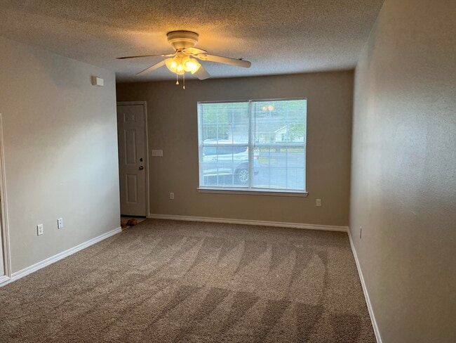 Building Photo - 224 Runnymeade Dr