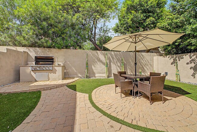 Building Photo - 7262 E Woodsage Ln