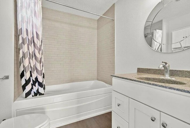 Building Photo - 1417 Starview Dr