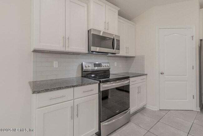 Building Photo - 12613 Itani Ct