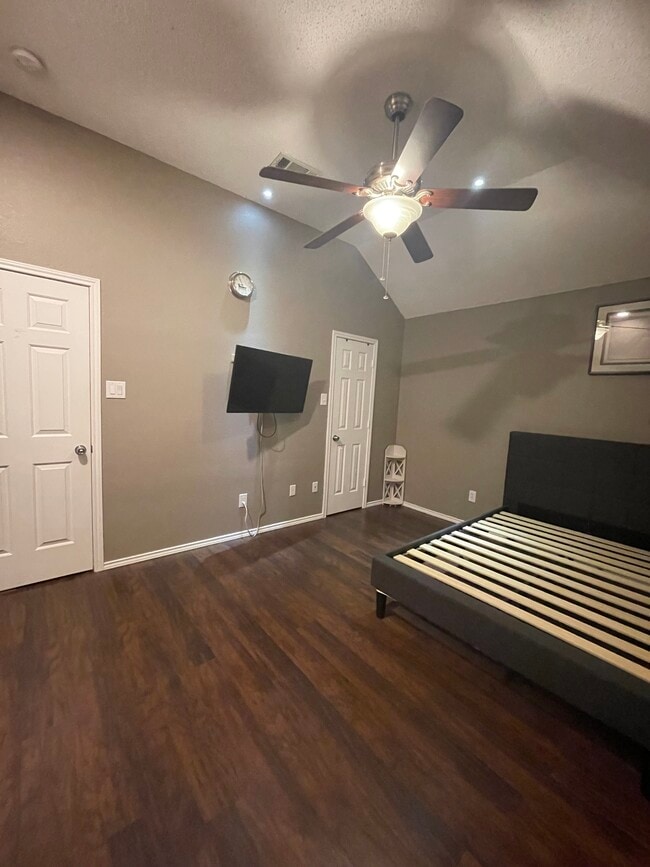 Building Photo - 2420 Creek Crossing Ct