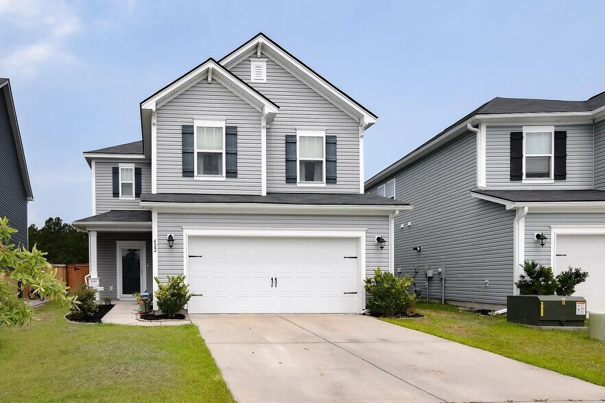 Primary Photo - 422 Northern Red Oak Dr