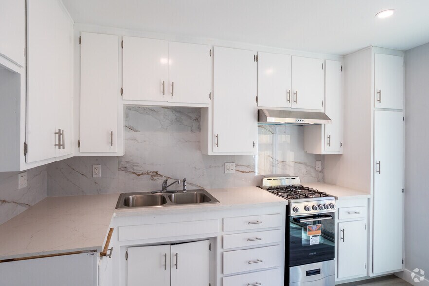 Primary Photo - Copper Kettle Apartments