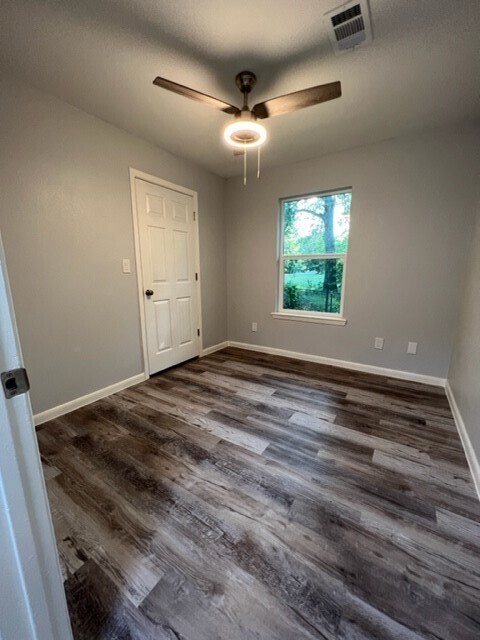 Building Photo - 710 Avenue J Pl