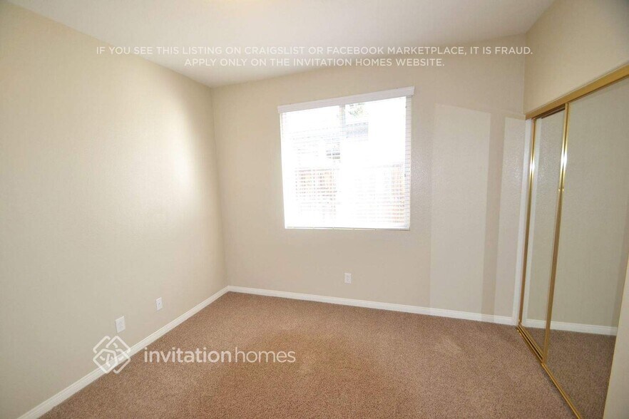 Building Photo - 45916 Via La Colorada