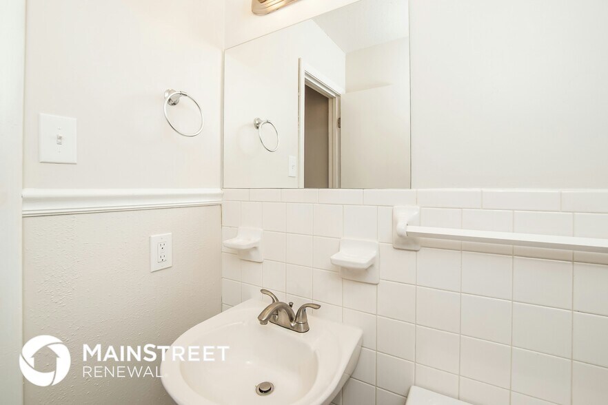 Building Photo - 5608 Malmsbury Rd NW