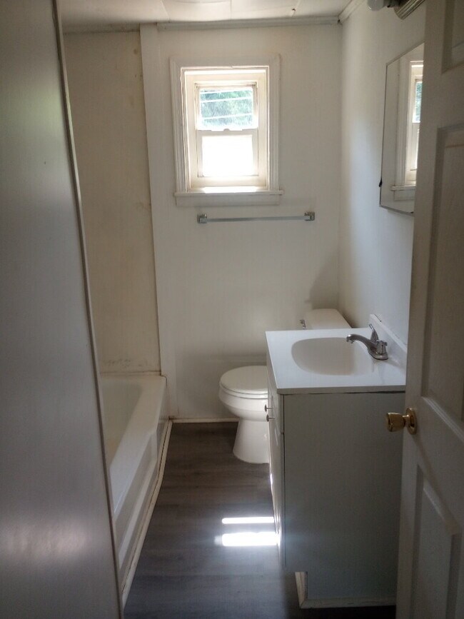 Building Photo - "Charming 2-Bedroom Home with Hardwood Elegance in Spartanburg!"
