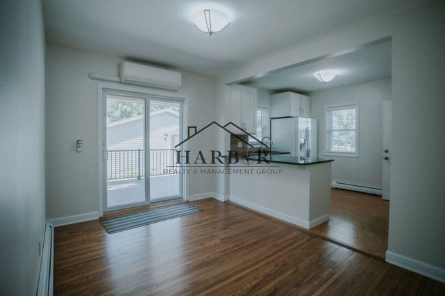 Building Photo - 608 6th Ave SW