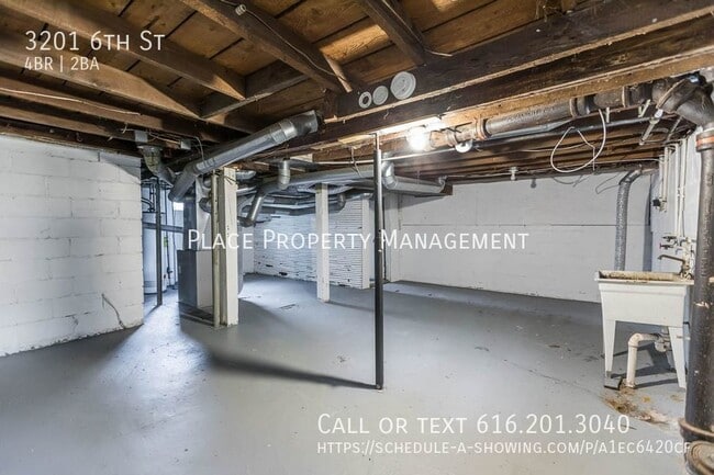 Building Photo - 3201 6th St