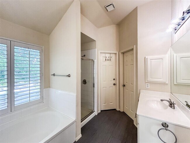 Building Photo - 1745 Dapplegrey Ln