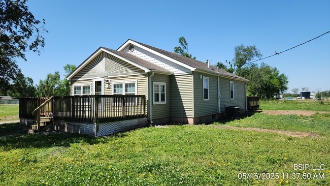 Primary Photo - 1135 NE Chester Ave
