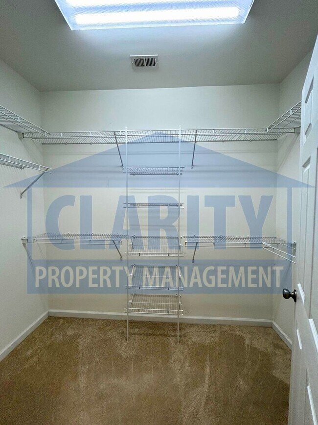 Building Photo - Beautiful 3-bedroom home!