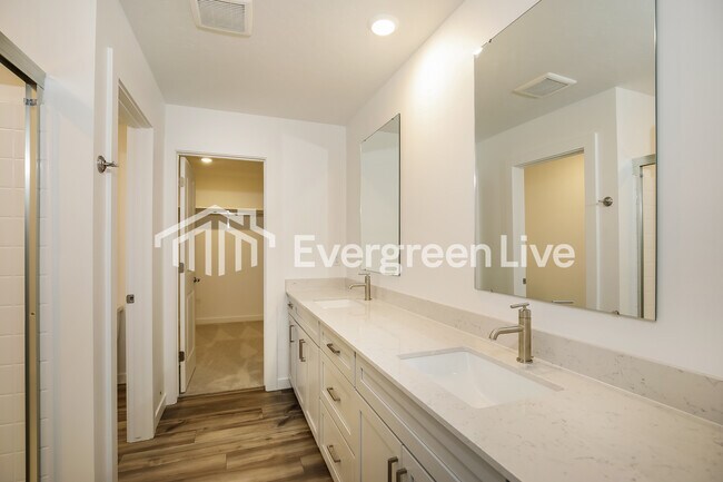 Building Photo - 15162 Nimbus Way