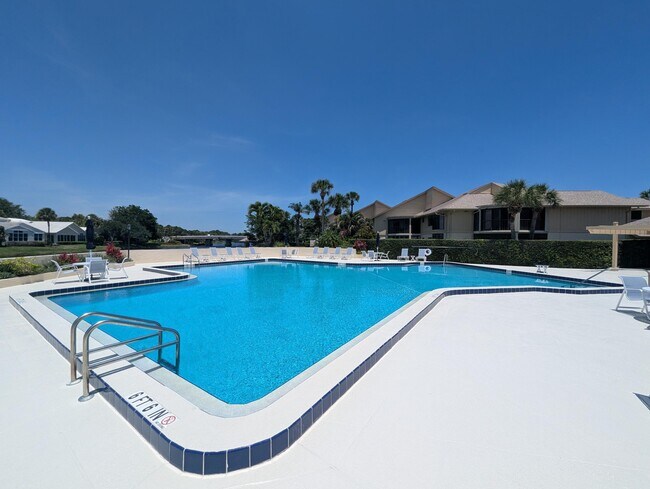 Building Photo - 16941 Waterbend Dr