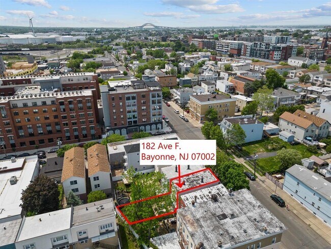 Building Photo - 182 Avenue F