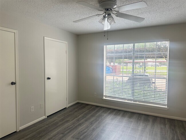 Building Photo - 2120 El Paseo St