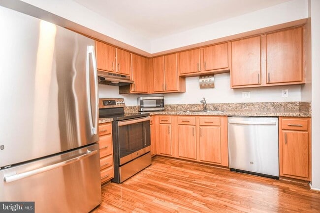 Building Photo - 10231 Millstream Dr