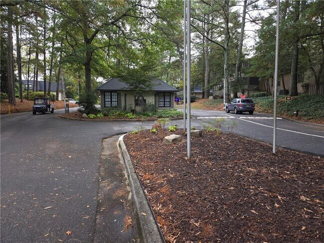 Building Photo - 60 Lamsden Ln NW