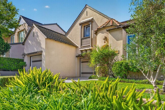 Building Photo - Elegant Summer Rental in Carmel Valley | Fully Furnished