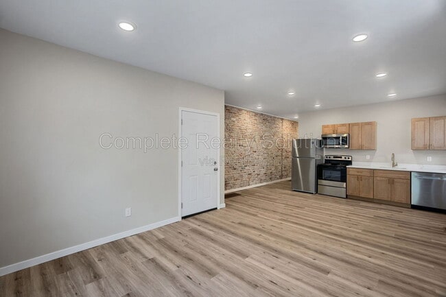 Building Photo - 3140 Magnolia Ave
