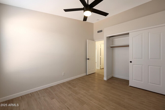 Building Photo - 5616 E Gelding Dr