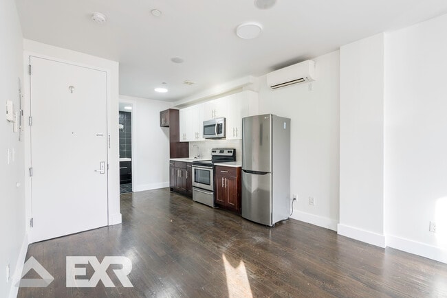 Building Photo - 55 Stanhope St