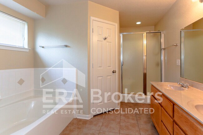 Building Photo - 702 Aries Dr