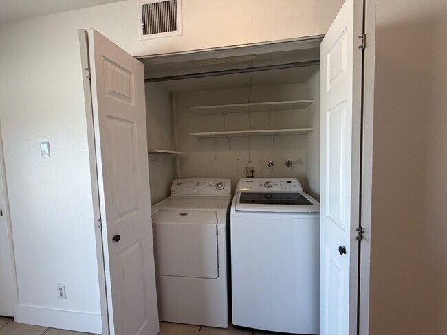 Building Photo - Spacious 2-Bedroom Condo with Fireplace, Private Patio & In-Unit Laundry in DTC!