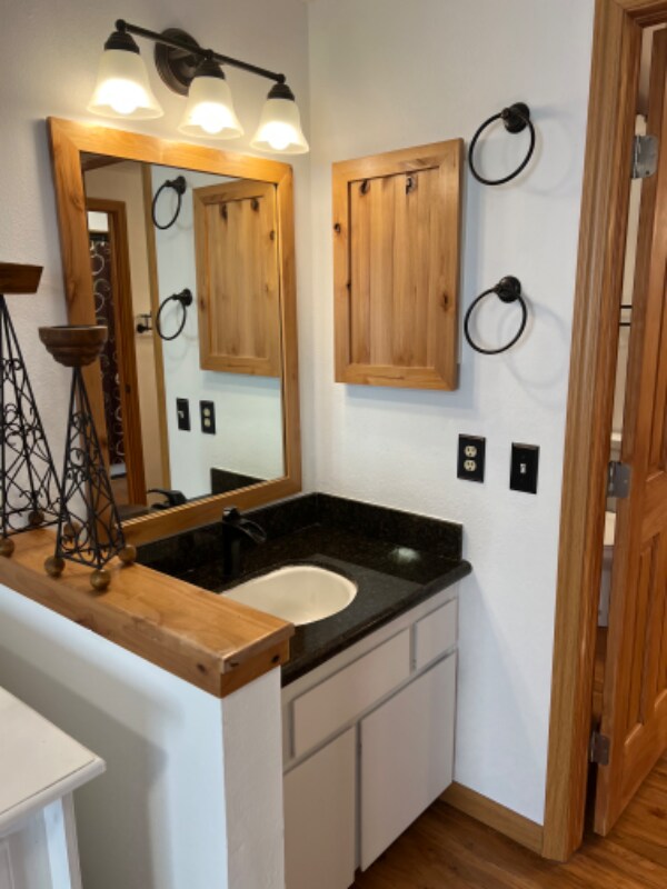 Building Photo - 3107 Riverside Dr