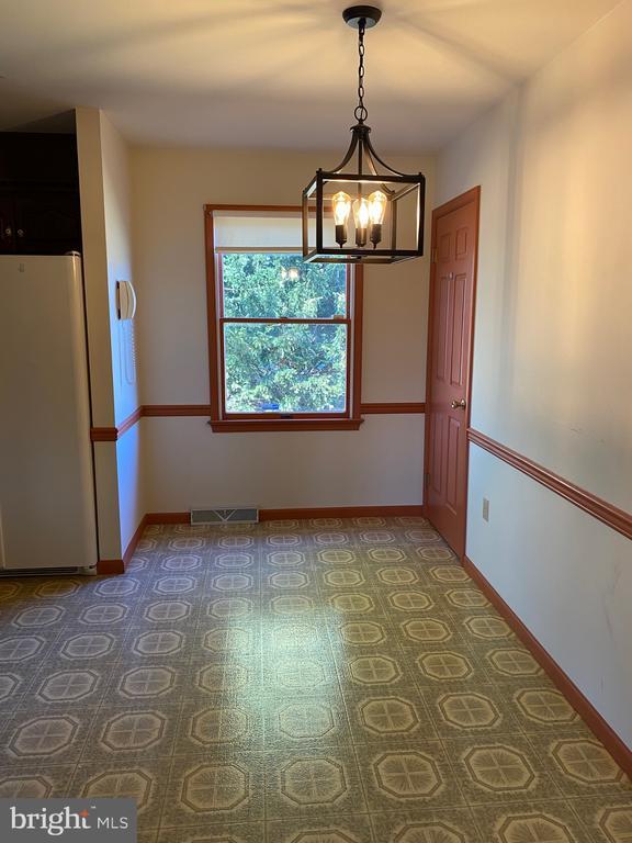 Building Photo - 11 Creeks Edge Rd