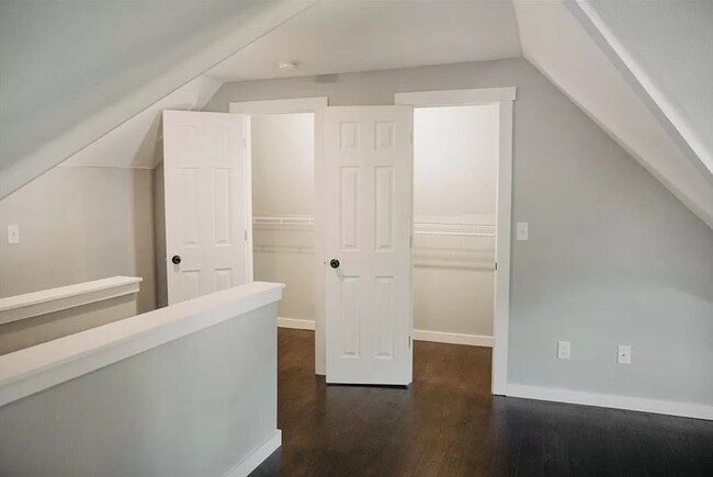 Building Photo - 1638 B Ave NE