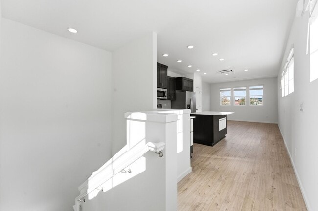 Building Photo - Modern Retreat in Reed’s Crossing