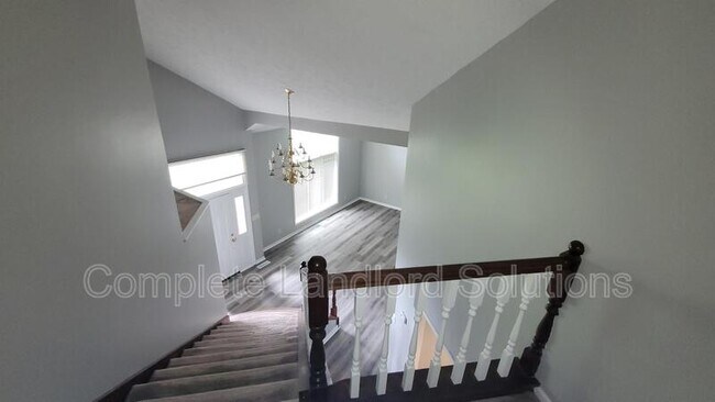 Building Photo - 80 Ridgecrest Ct
