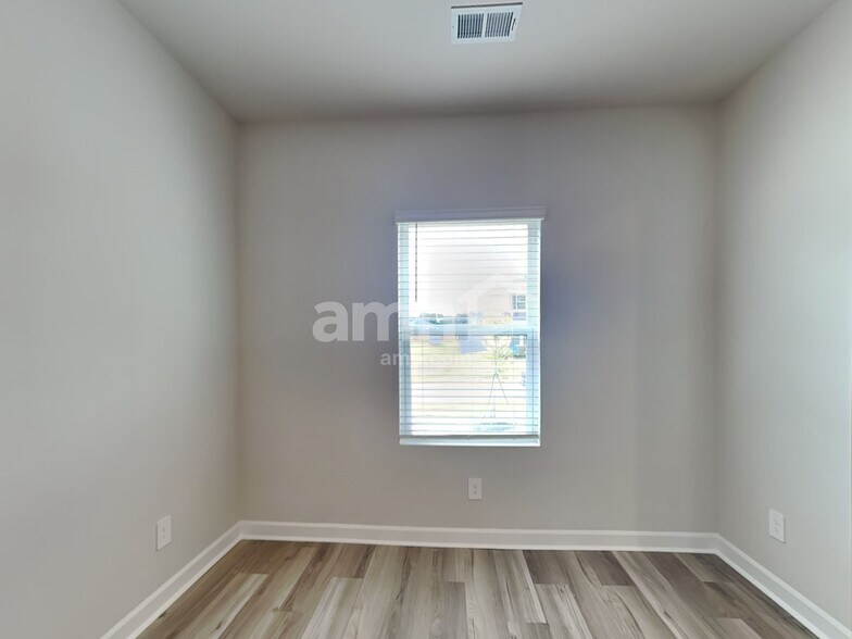 Building Photo - 237 Maxwell Dr