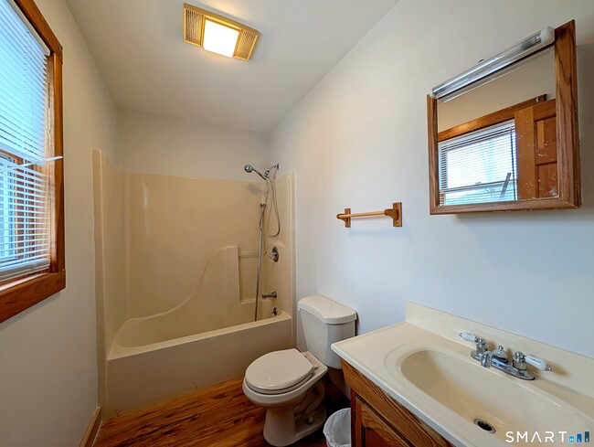 Building Photo - 434 Main St