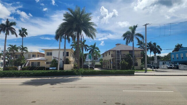 Building Photo - 505 S Ocean Dr