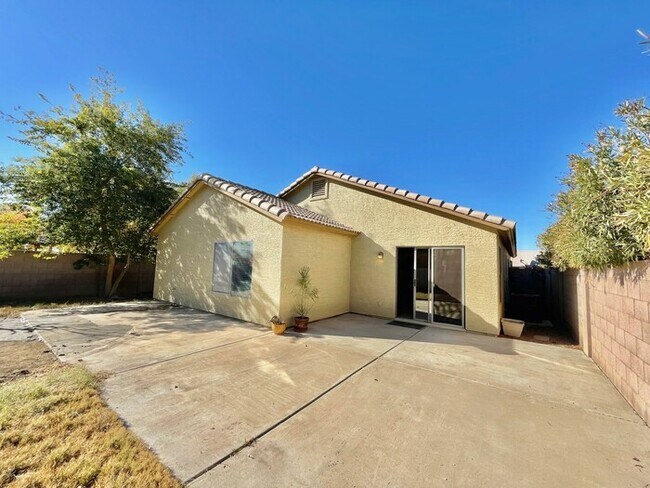 Building Photo - Fabulous 3-bedroom, 2-bathroom home For Rent in Avondale!!