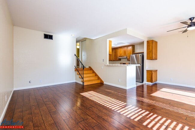 Building Photo - Lovely Condo | Central A/C | Garage