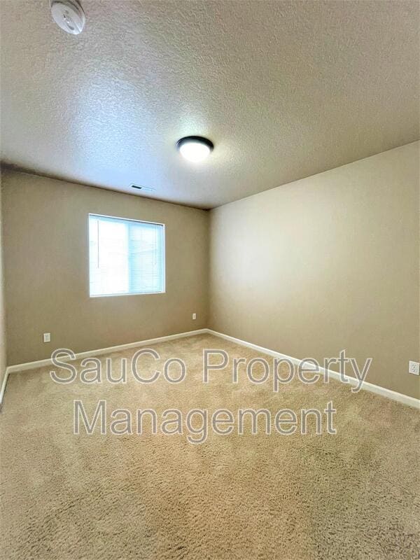 Building Photo - 3762 SE Oakleaf St